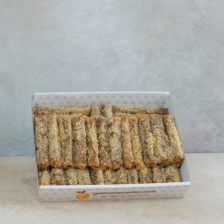 İncecik pestilin arasına el yapımı fındık ezmesi konulup rulo haline getirilen, dışı fındık parçacıklarıyla kaplı geleneksel kalem sarma.