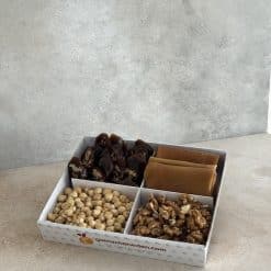 Santa Karışık paket - ceviz, fındık, cevizli köme ve sade pestil içeren doğal ve katkısız ürünler karışımı