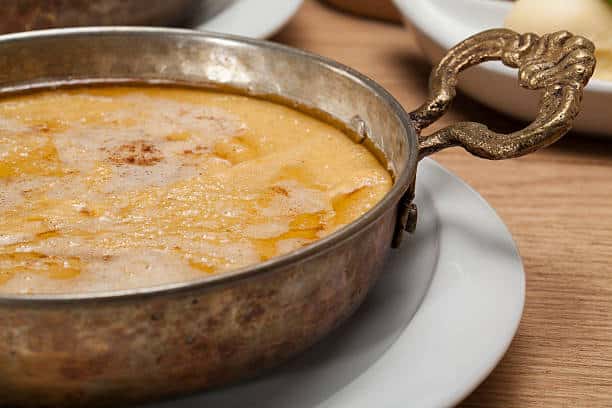 Gümüşhane usulü kuymak tarifi, kolot peynirli mıhlama görseli